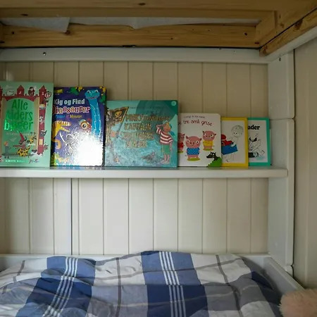 Semesterbostad Nordic Retreat With Wilderness Bath Near Marielyst *