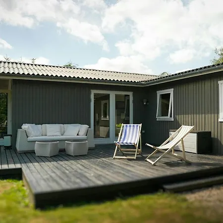 Nordic Retreat With Wilderness Bath Near Marielyst *